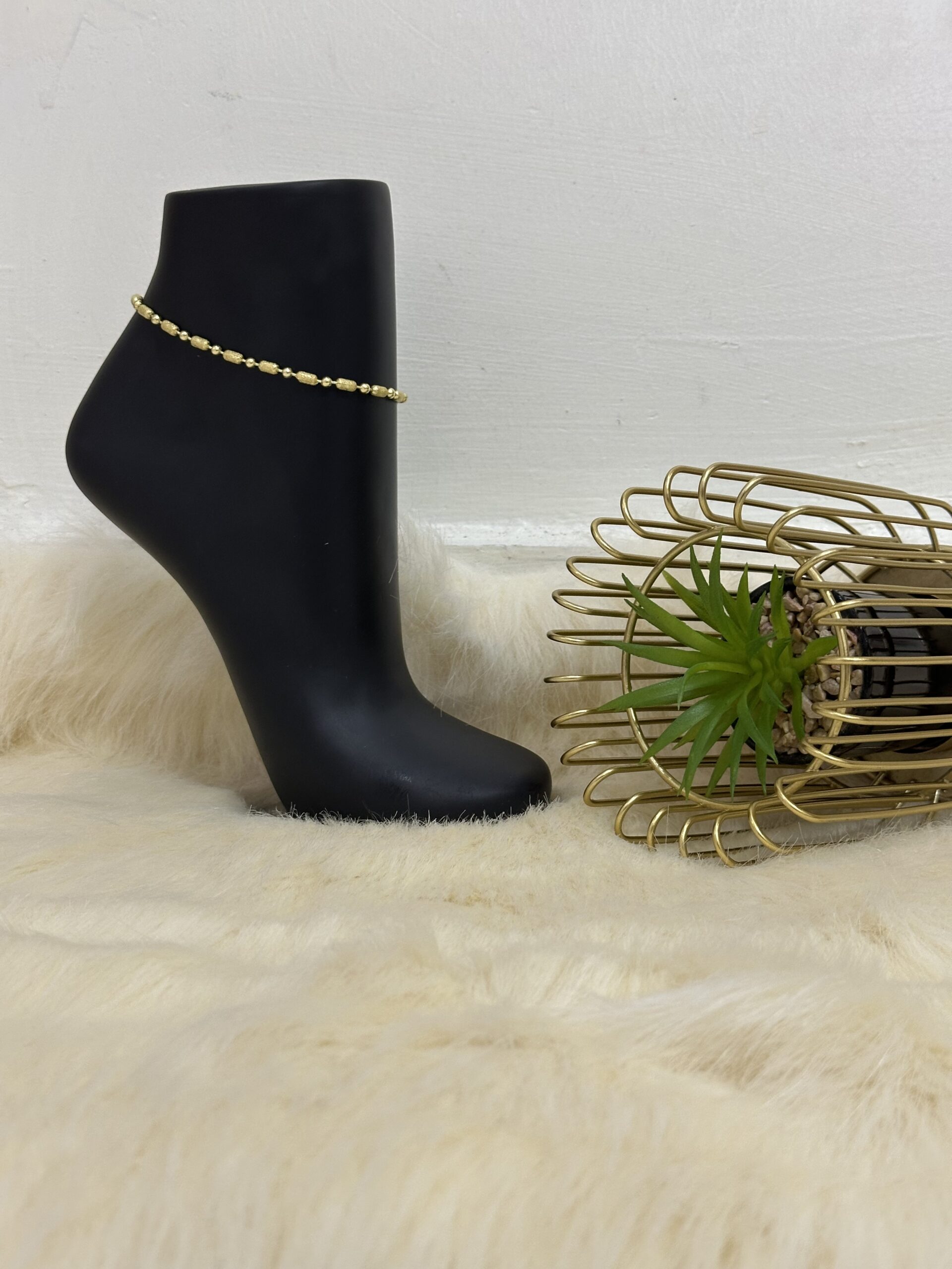 Knot anklet