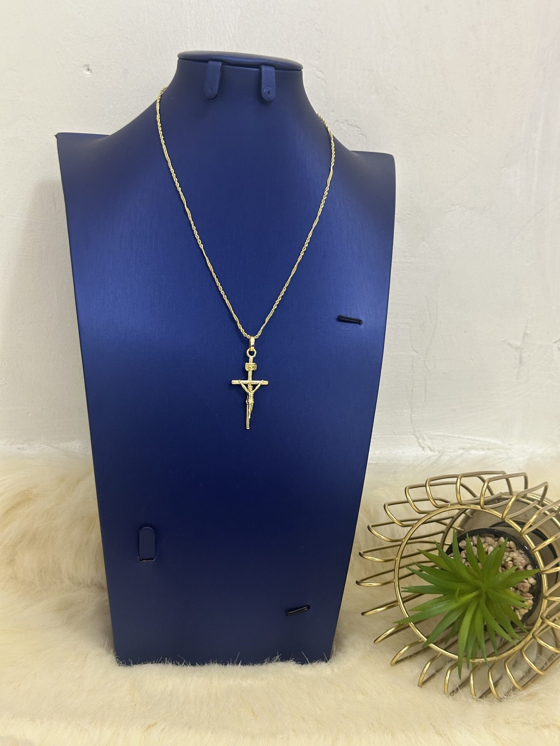 Molten necklace